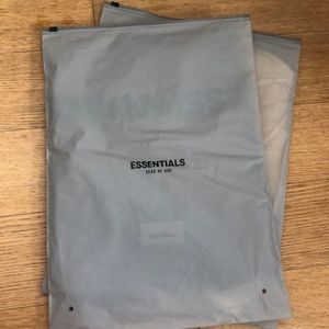 Essentials T-SHIRTS size M